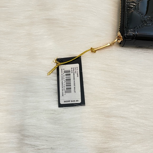 NWT bebe los angeles Womens Black Patent Clutch Wallet Dana Embossed Zipper - Picture 3 of 9